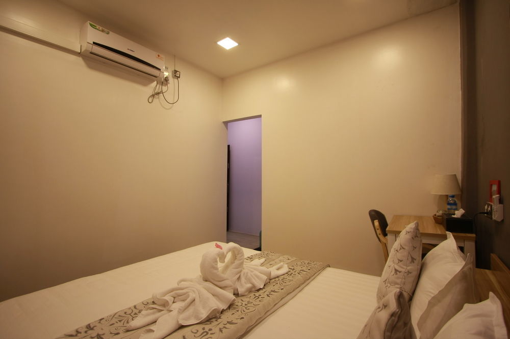 Check In @ Downtown Yangon Otel Dış mekan fotoğraf