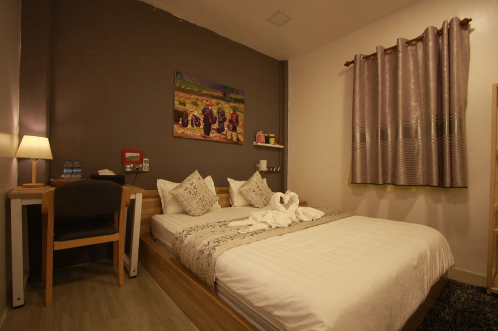 Check In @ Downtown Yangon Otel Dış mekan fotoğraf